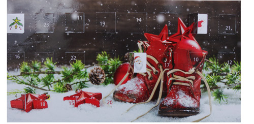 Eine Adventkarte frontal mit einem Weihnachtsmotiv, auf dem Stiefel abgebildet sind