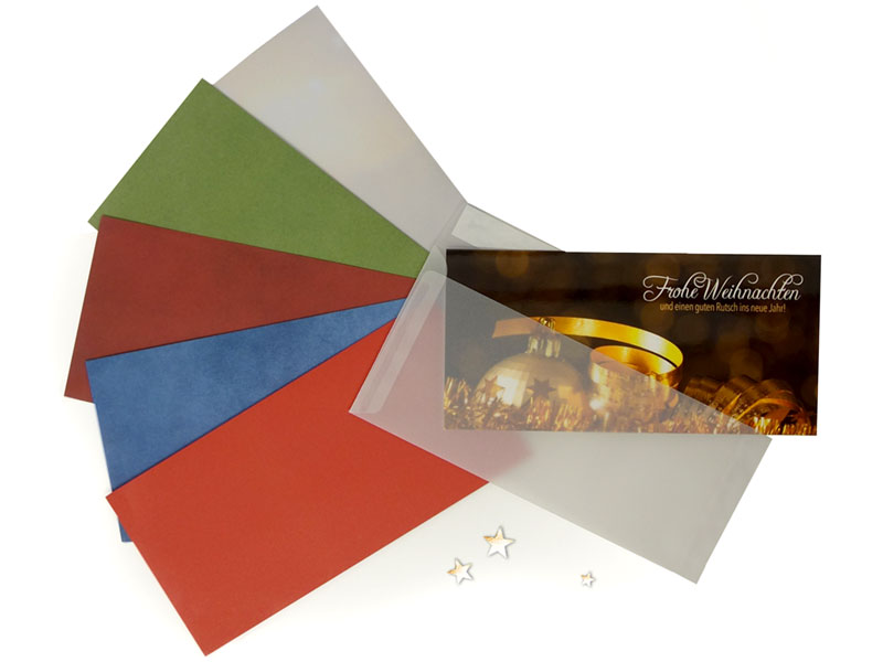 Farbige und transparente Kuverts für Weihnachten
